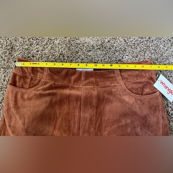 NWT Wrangler Burnt Orange Color Pull On Corduroy Flare Pants Sz XL - Picture 8 of 16